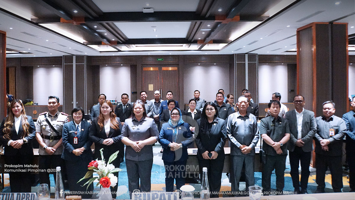 Bupati Mahulu Hadiri Rapat Paripurna DPRD, Bahas Pertanggungjawaban APBD 2025