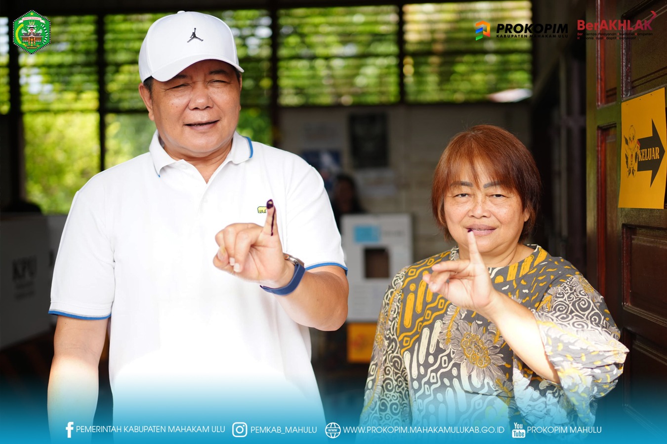 Bupati Mahulu Beserta Istri Salurkan Hak Pilihnya Pada PSU Pilkada 2025