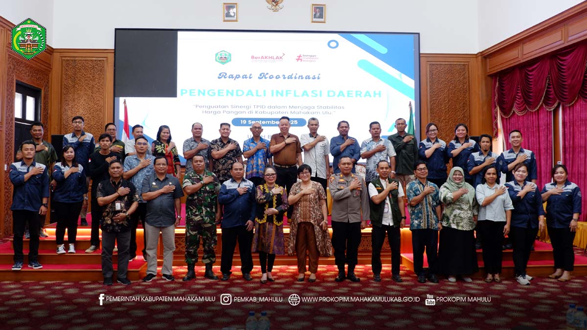 Ujoh Bilang – Mewakili Bupati Mahakam Ulu (Mahulu), Dr. Bonifasius Belawan Geh, S.H., M.E., Plt. Asisten Bidang Perekonomian dan Pembangunan (Asisten II), Wenefrida Kayang, S.Sos., M.Si., secara resmi membuka Rapat Koordinasi Tim Pengendalian Inflasi Daerah (TPID) Kabupaten Mahulu, di Ballroom Kantor Bupati Lt.3. Jumat (19/09/25)
