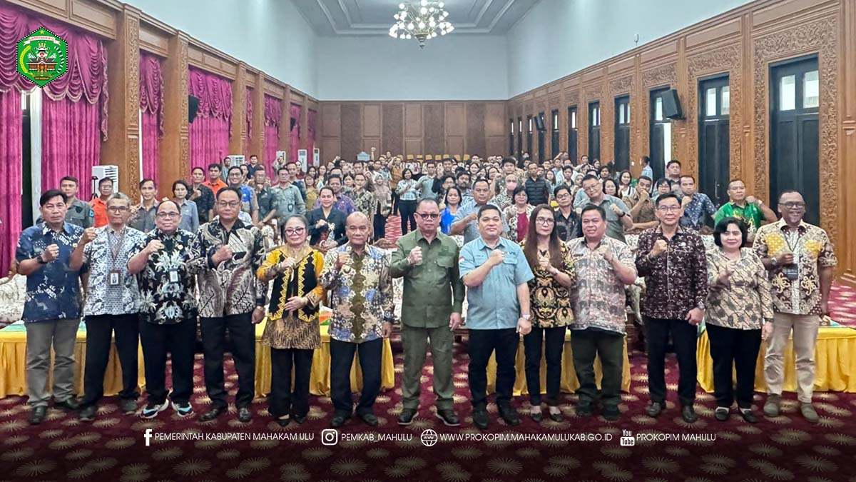 Ujoh Bilang – Bupati Mahakam Ulu (Mahulu), Dr. Bonifasius Belawan Geh, S.H.,M.E., yang dalam hal ini diwakili oleh Wakil Bupati (Wabup) Mahulu, Drs. Yohanes Avun, M.Si., secara resmi membuka kegiatan Sosialisasi Tata Cara Pengadaan Langsung Secara Elektronik Bagi Pengguna Anggaran / Kuasa Pengguna Anggaran (PA/KPA), dan Pejabat Pengadaan (PP), di Ballroom Kantor Bupati Lt.3. Kamis (18/09/25)