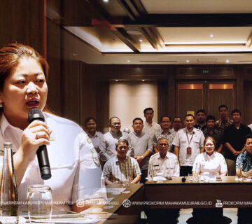 Samarinda - Pemerintah Kabupaten (Pemkab) Mahakam Ulu (Mahulu) menggelar Laporan Akhir Kajian Individu Penyusunan Dokumen Teknis Pembangunan Infrastruktur Jalan, Utilitas, dan Lanskap di Kawasan Strategis Perkantoran Mahulu, yang diinisiasi Dinas PUPR Mahulu, dan dilaksanakan di Ruang Mandapa I Lantai 5, Hotel Fugo, Samarinda. Rabu, (29/10/2025)
