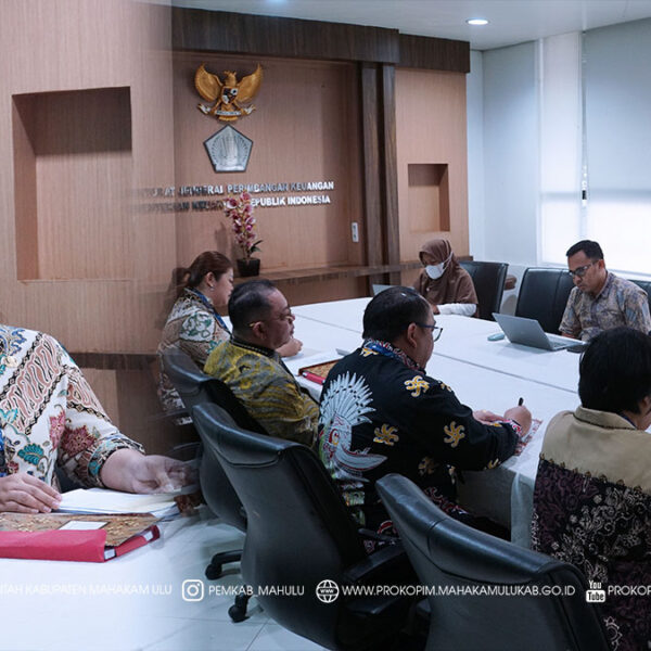 Cover Berita1 Jakarta – Pemerintah Kabupaten (Pemkab) Mahakam Ulu (Mahulu) melaksanakan audiensi dengan Direktorat Jenderal Perimbangan Keuangan (DJPK) Kementerian Keuangan Republik Indonesia, bertempat di Gedung Radius Prawiro, Jalan Dr. Wahidin Nomor 1 Jakarta. Jumat (31/10/2025)