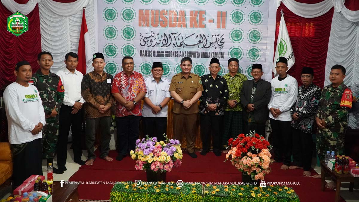 Long Bagun – Mewakili Bupati Mahakam Ulu (Mahulu), Wakil Bupati (Wabup) Mahulu, Suhuk, S.E., secara resmi membuka Musyawarah Daerah (Musda) Ke-II Majelis Ulama Indonesia (MUI) Kabupaten Mahakam Ulu Tahun 2025, yang berlangsung di Madrasah Diniyyah Sullamun Nadjah, Long Bagun, Selasa (28/10/2025).
