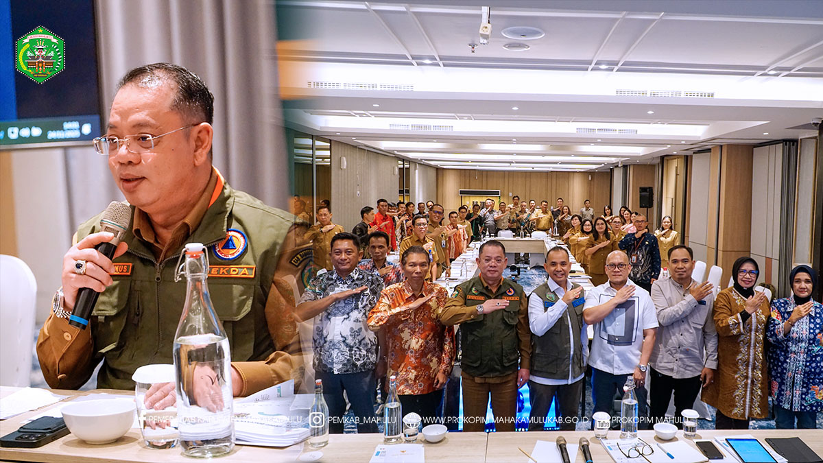 Samarinda – Mewakili Bupati Mahakam Ulu (Mahulu), Angela Idang Belawan, Sekretaris Daerah (Sekda) Mahulu, Dr. Stephanus Madang, S.Sos., M.M secara resmi membuka Forum Group Discussion (FGD) Kajian Rencana Penanggulangan Bencana (RPB) yang digelar di Ballroom Emerald Hotel Mercure Samarinda, Senin (24/11/25).