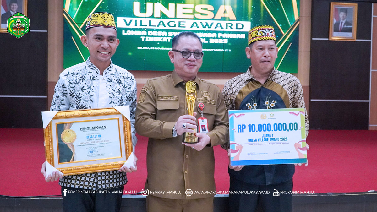 Surabaya – Sekretaris Daerah (Sekda) Mahulu, Dr. Stephanus Madang, S.Sos., M.M menghadiri acara UNESA Village Award 2025 (Lomba Desa Swasembada Pangan Tingkat Nasional), pada Selasa (25/11/2025), bertempat di Kampus Pusat Desa – UNESA.