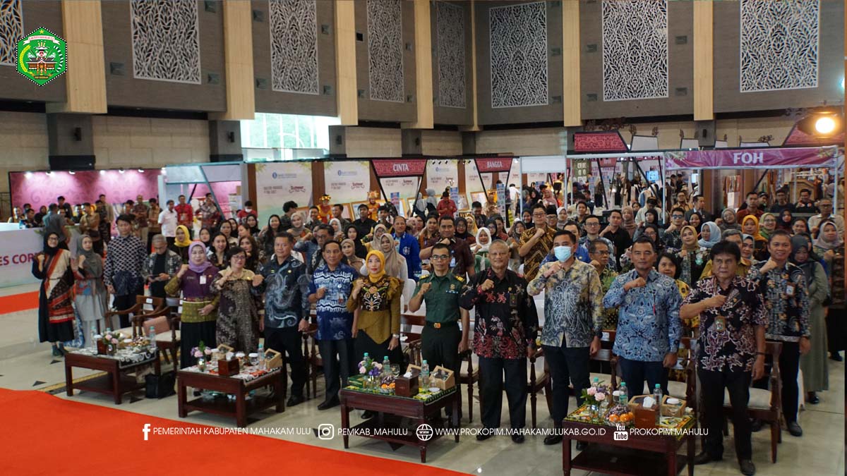 Samarinda – Pemerintah Kabupaten (Pemkab) Mahakam Ulu (Mahulu) menghadiri acara Opening Ceremony Kaltim Paradise of The East x SummerFest 2025 yang diselenggarakan oleh Bank Indonesia Provinsi Kalimantan Timur di Samarinda Convention Hall, jl. K.H. Wahid Hasyim, Sempaja. Rabu (5/11).