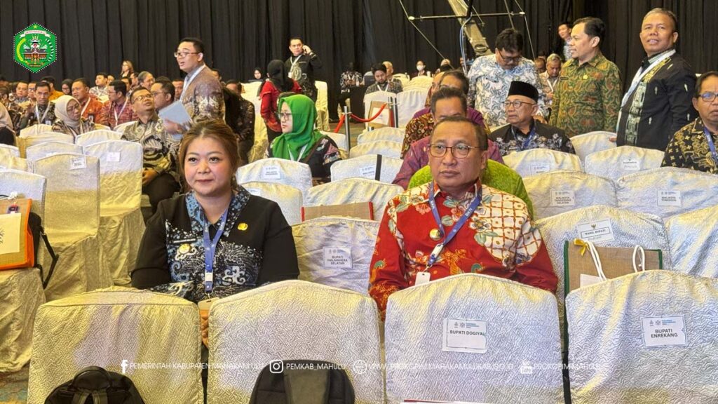 Cover Berita (3) Jakarta — Bupati Mahakam Ulu (Mahulu), Angela Idang Belawan, menghadiri Rapat Koordinasi Nasional (Rakornas) Kepegawaian Tahun 2025 yang diselenggarakan Badan Kepegawaian Negara (BKN) di Hotel Pullman Jakarta Central Park. Rabu (19/11/2025)