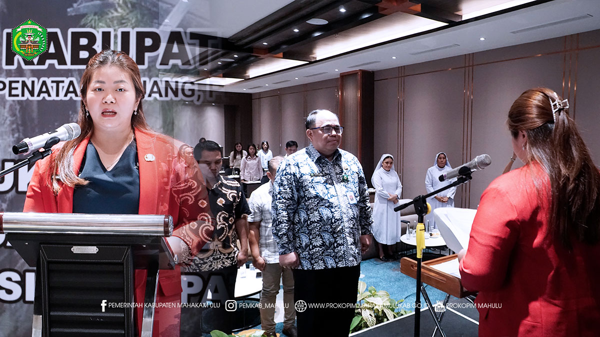 Samarinda – Bupati Mahakam Ulu (Mahulu), Angela Idang Belawan, secara resmi membuka kegiatan Pembentukan, Pengukuhan, dan Penguatan Kelembagaan Komisi Irigasi Kabupaten Mahakam Ulu yang digelar Ruang Batara V Hotel Fugo Samarinda, Jumat (28/11/25). 