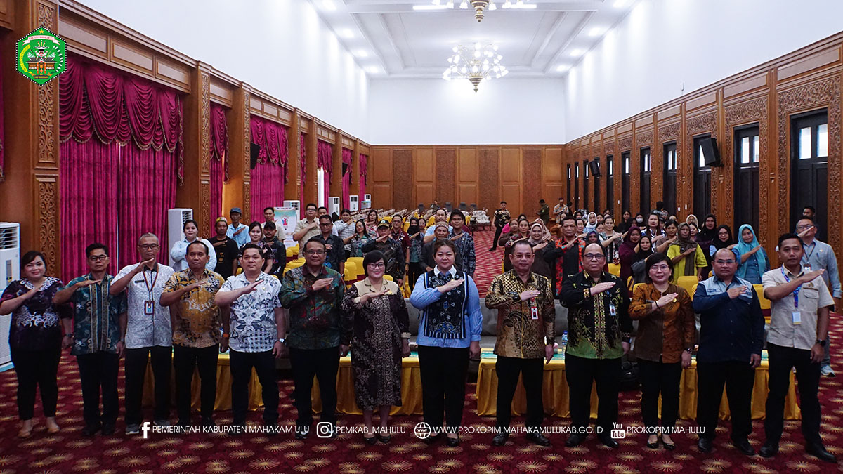 Ujoh Bilang - Bupati Mahakam Ulu (Mahulu), Angela Idang Belawan, secara resmi membuka kegiatan Pendampingan Peningkatan Mutu Usaha Mikro, Kecil, dan Menengah (UMKM) di Kabupaten Mahakam Ulu,di Ballroom Kantor Bupati Lt.3, Kamis (13/11/25).