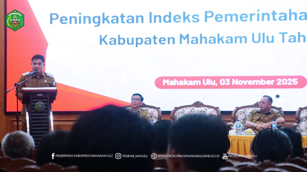 Ujoh Bilang – Bupati Mahakam Ulu (Mahulu), Angela Idang Belawan yang dalam hal ini diwakili oleh Wakil Bupati Suhuk, S.E., membuka Seminar Peningkatan Indeks Pemerintahan Digital (IPD) Kabupaten Mahulu yang digelar di Ballroom Lt. 3 Kantor Bupati. Senin (03/11/25)
