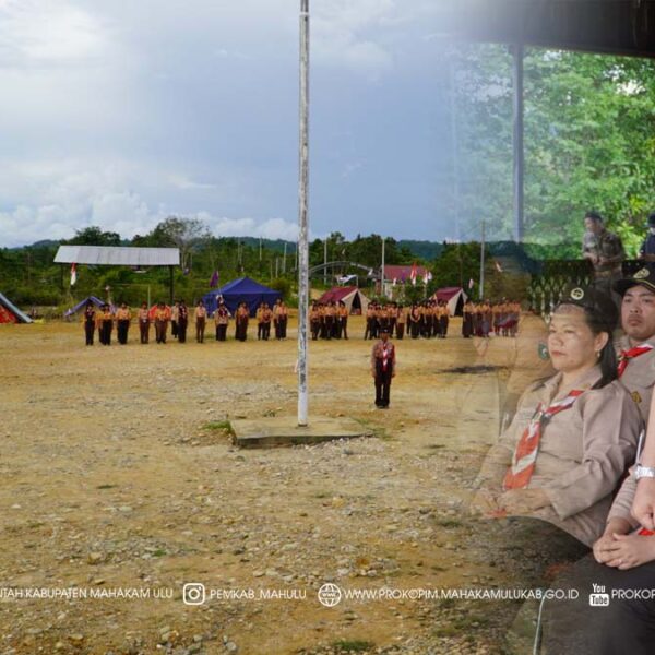 Ujoh Bilang – Gerakan Pramuka memiliki peran strategis dalam membentuk karakter dan kualitas sumber daya manusia Indonesia. Melalui pendidikan non formal, Pramuka menjadi wadah pembinaan nilai-nilai kedisiplinan, kepemimpinan, kemandirian, serta kecintaan terhadap Tanah Air. Dari gerakan inilah lahir generasi yang tangguh, cerdas, dan bermoral kuat.