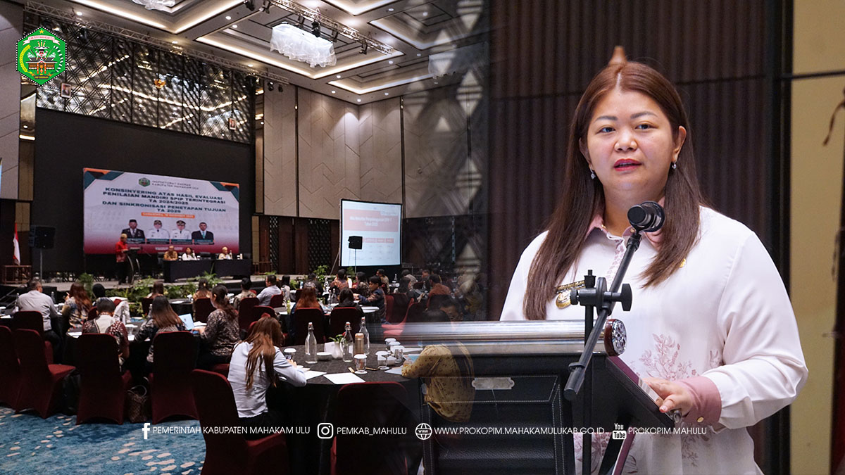 Samarinda – Bupati Kabupaten Mahakam Ulu (Mahulu), Angela Idang Belawan, secara resmi membuka Konsinyering atas Evaluasi Maturitas Sistem Pengendalian Intern Pemerintah (SPIP) Terintegrasi, yang merupakan bagian dari upaya penguatan tata kelola pemerintahan yang akuntabel, berintegritas, dan berorientasi pada hasil. Dilaksanakan, di Hotel Mercure, Samarinda. Kamis (18/12/2025)