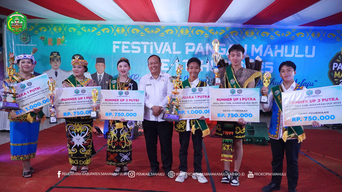 Ujoh Bilang – Pemerintah Kabupaten (Pemkab) Mahakam Ulu (Mahulu) resmi menutup Festival Pangan Mahulu ke-1 Tahun 2025 yang digelar di Tribun Alun-alun Ujoh Bilang, pada Rabu (10/12/2025) malam. Penutupan dilakukan oleh Asisten I Bidang Pemerintahan dan Kesejahteraan Rakyat, drg. Agustinus Teguh Santoso, M.Adm., Kes., mewakili Bupati Mahakam Ulu, Angela Idang Belawan.