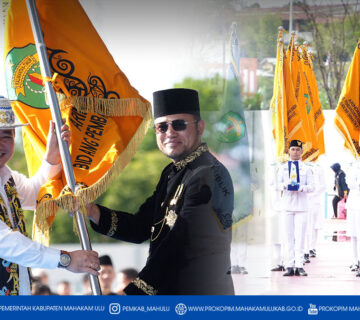 Samarinda – Pemerintah Kabupaten (Pemkab) Mahakam Ulu (Mahulu) menerima Penghargaan Arindama Terbaik I Bidang Pembangunan Kehutanan pada peringatan Hari Ulang Tahun (HUT) ke-69 Provinsi Kalimantan Timur ( Kaltim ) yang dilaksanakan di Stadion Gelora Kadrie Oening, Samarinda. Jumat (09/01/2026)