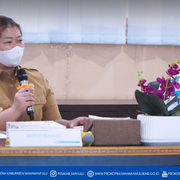 Samarinda – Bupati Mahakam Ulu (Mahulu), Angela Idang Belawan, memenuhi undangan audiensi dan silaturahmi bersama jajaran pimpinan PT. PLN (Persero) Unit Pelaksana Pelayanan Pelanggan (UP3) Samarinda. Kegiatan tersebut berlangsung di kantor PT. PLN UP3 Samarinda, Selasa (20/01/2026) pagi.