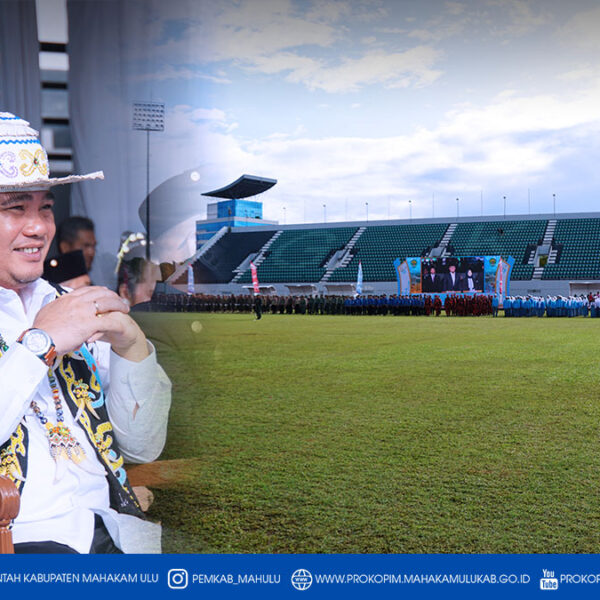 Samarinda – Wakil Bupati (Wabup) Mahakam Ulu (Mahulu), Suhuk, S.E., mewakili Bupati Mahakam Ulu Angela Idang Belawan, menghadiri Upacara Peringatan Hari Ulang Tahun (HUT) ke-69 Provinsi Kalimantan Timur (Kaltim) yang digelar di Stadion Gelora Kadrie Oening, Samarinda, Jumat (09/01/2026).