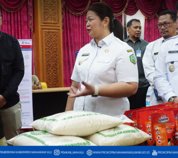 Ujoh Bilang - Bupati Mahakam Ulu (Mahulu), Angela Idang Belawan, secara resmi membuka kegiatan Business Matching serta Edukasi dan Literasi Keuangan UMKM (BIMA ETAM) yang diselenggarakan oleh Bank Indonesia dan Otoritas Jasa Keuangan (OJK) bagi pelaku UMKM, ekonomi kreatif, dan kelompok tani di Ballroom Kantor Bupati Mahulu, Rabu (11/2/2026).