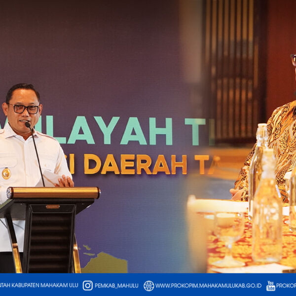 Balikpapan – Sekretaris Daerah Kabupaten Mahakam Ulu (Mahulu), Dr. Stephanus Madang, S.Sos., M.M., menghadiri Rapat Koordinasi Wilayah serta Peningkatan Kapasitas dan Literasi Sinergi (Rakorwil dan Katalis I) Tim Percepatan dan Perluasan Digitalisasi Daerah (P2DD) Tahun 2026 untuk Wilayah Kalimantan, yang digelar di Hotel Novotel Balikpapan. Kamis (12/2/2026)