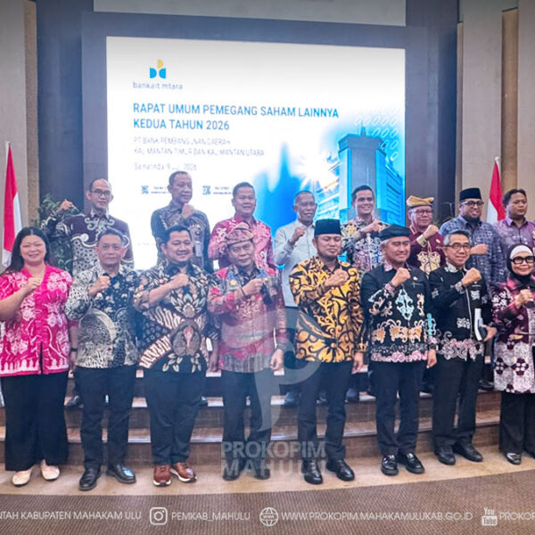 Samarinda - Bupati Mahakam Ulu, Angela Idang Belawan, menghadiri Rapat Umum Pemegang Saham (RUPS) Lainnya Kedua PT BPD Kaltim Kaltara Tahun 2026 yang membahas sejumlah agenda strategis, salah satunya pergantian jajaran Direksi dan Komisaris seiring berakhirnya masa jabatan para pejabat tersebut.