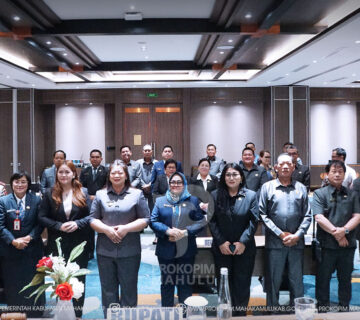 Samarinda – Bupati Mahakam Ulu (Mahulu), Angela Idang Belawan menghadiri Rapat Paripurna Dewan Perwakilan Rakyat Daerah (DPRD) Kabupaten Mahulu, yang digelar di Ballroom Hotel Fugo, Samarinda. Jumat (17/07/2026)