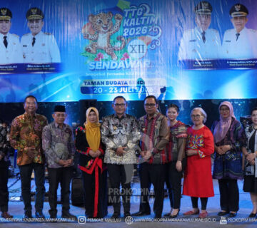 Kutai Barat – Mewakili Bupati Mahakam Ulu (Mahulu), Angela Idang Belawan, Wakil Bupati (Wabup) Mahulu, Suhuk, S.E., menghadiri acara Penutupan Gelar Teknologi Tepat Guna (TTG) XII Tingkat Provinsi Kalimantan Timur yang berlangsung di Taman Budaya Sendawar (TBS), Kabupaten Kutai Barat, Kamis (23/07/2026).