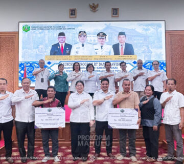 Ujoh Bilang – Bupati Mahakam Ulu (Mahulu), Angela Idang Belawan, secara resmi meluncurkan Program Rukun Tetangga (RT) dan Bantuan Keuangan Khusus (BKK) RT pada Kecamatan Long Bagun sebagai langkah memperkuat pembangunan berbasis masyarakat. Peluncuran program tersebut dilaksanakan di Ballroom Kantor Bupati Lt.3, Rabu (1/7/26).