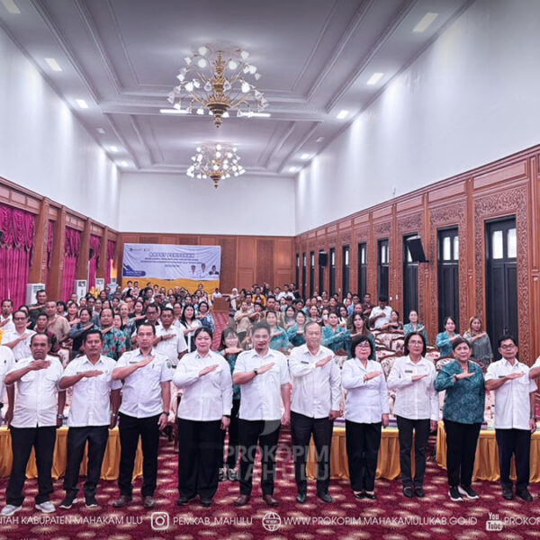 Ujoh Bilang – Pemerintah Kabupaten (Pemkab) Mahakam Ulu (Mahulu) terus memperkuat pembangunan berbasis keluarga melalui peluncuran Program Dasawisma Kecamatan Long Bagun. Program tersebut diluncurkan langsung oleh Bupati Mahakam Ulu, Angela Idang Belawan, sebagai bagian dari strategi memperkuat pemberdayaan masyarakat dari tingkat paling dasar yang dilaksanakan di Ballroom Kantor Bupati Lt.3. Rabu (1/7/26)