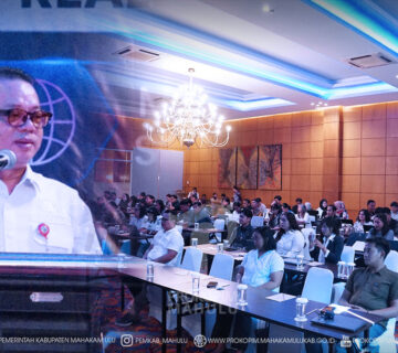 Samarinda – Pemerintah Kabupaten (Pemkab) Mahakam Ulu (Mahulu) melalui Bagian Administrasi Pembangunan (Adbang), Sekretariat Daerah Mahulu, terus memperkuat kualitas pengendalian pembangunan daerah melalui kegiatan Pendampingan E-Pengendalian SMPeQ Mahulu Tahun 2026, yang digelar di Hotel Puri Senyiur Samarinda. Rabu (01/07/2026)