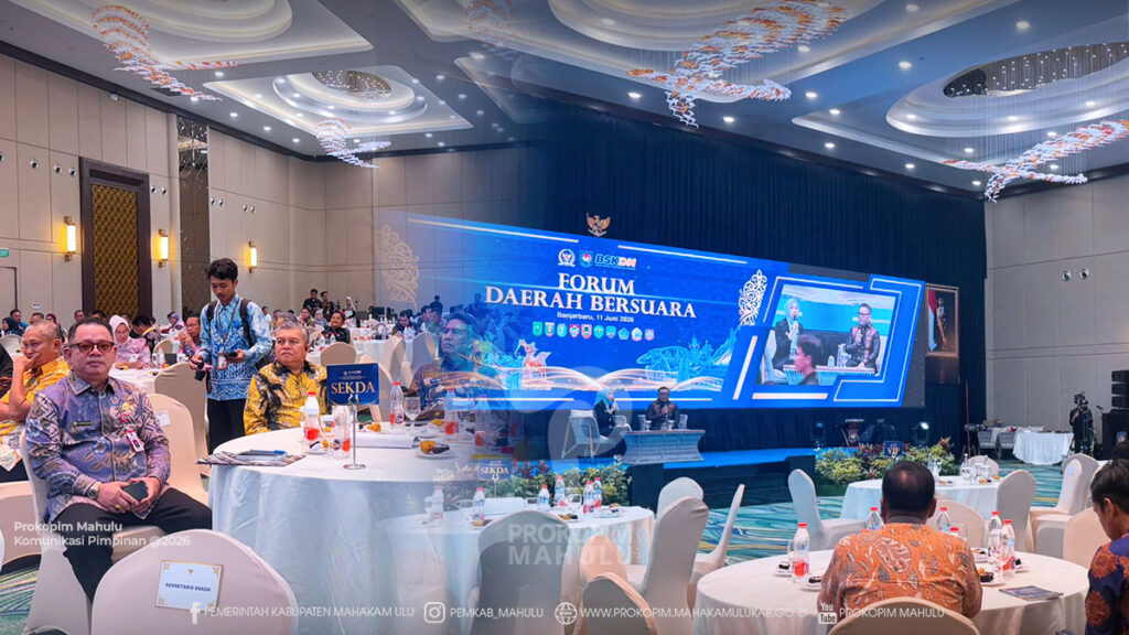 BANJARBARU – Sekretaris Daerah (Sekda) Kabupaten Mahakam Ulu (Mahulu), Dr. Stephanus Madang, S.Sos., M.M., menghadiri Rapat Koordinasi (Rakor) Regional Monitoring dan Evaluasi Pelaksanaan Program Direktif Presiden Batch III yang diselenggarakan di Banjarbaru, Kalimantan Selatan. Kamis (11/06/26) 