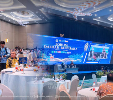 BANJARBARU – Sekretaris Daerah (Sekda) Kabupaten Mahakam Ulu (Mahulu), Dr. Stephanus Madang, S.Sos., M.M., menghadiri Rapat Koordinasi (Rakor) Regional Monitoring dan Evaluasi Pelaksanaan Program Direktif Presiden Batch III yang diselenggarakan di Banjarbaru, Kalimantan Selatan. Kamis (11/06/26) 
