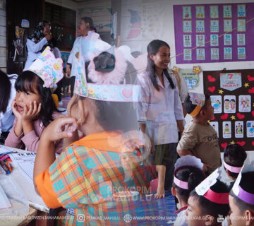 Ujoh Bilang - Bupati Mahakam Ulu (Mahulu), Angela Idang Belawan, melaksanakan monitoring dan evaluasi Masa Pengenalan Lingkungan Sekolah (MPLS) Pendidikan Anak Usia Dini (PAUD) Tahun Ajaran 2026/2027 di TK Merpati dan TK Negeri Pembina, Ujoh Bilang, Rabu (22/07/2026).