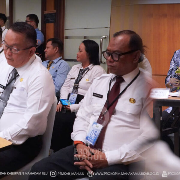 Cover Berita Edit 2026(28) Samarinda – Pemerintah Kabupaten (Pemkab) Mahakam Ulu (Mahulu) menggelar tahapan Presentasi Makalah dan Wawancara dalam rangka Seleksi Terbuka Pengisian Jabatan Pimpinan Tinggi (JPT) Pratama Tahun 2026. Sesuai dengan Pengumuman Panitia Seleksi Terbuka Jabatan Pimpinan Tinggi Pratama Nomor: 009/ST-JPTP-MU/VII/2026 tentang Hasil Seleksi Administrasi dan Tahapan Selanjutnya Seleksi Terbuka Pengisian Jabatan Pimpinan Tinggi Pratama di Lingkungan Pemerintah Kabupaten Mahakam Ulu Tahun 2026.