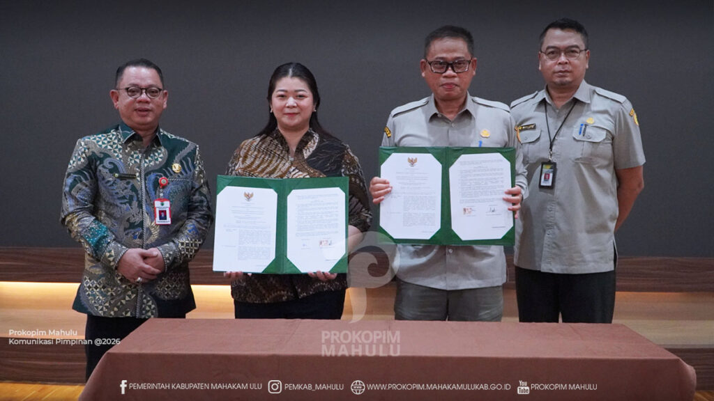 Cover Berita 1(5) Jakarta – Bupati Mahakam Ulu (Mahulu), Angela Idang Belawan menandatangani Nota Kesepahaman (MoU) kerja sama pembangunan dan pengembangan inovasi pertanian bersama Kepala Badan Perakitan dan Modernisasi Pertanian (BRMP) Kementerian Pertanian, Prof. Dr. Ir. Fadjry Djufry, M.Si., di Ruang Rapat Kantor BRMP, Jakarta, Kamis (27/8/2026) pagi.