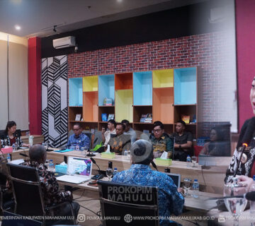 Jakarta – Bupati Mahakam Ulu (Mahulu), Angela Idang Belawan, didampingi Sekretaris Daerah Mahulu, Dr. Stephanus Madang, S.Sos., M.M., melaksanakan audiensi sekaligus mengikuti monitoring dan evaluasi pelaksanaan kerja sama pendidikan bersama Fakultas Ilmu Administrasi (FIA) Universitas Indonesia (UI), Rabu (05/08/2026).