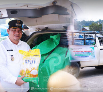 Ujoh Bilang – Bupati Mahakam Ulu (Mahulu), Angela Idang Belawan, yang diwakili Wakil Bupati (Wabup) Mahulu, Suhuk, S.E., melepas Tim Operasi Pasar Murah Kabupaten Mahakam Ulu yang akan mendistribusikan kebutuhan pokok ke Kecamatan Long Pahangai dan Kecamatan Long Apari. Kegiatan pelepasan berlangsung di Alun-Alun Ujoh Bilang, pada Sabtu (8/8/2026) siang.