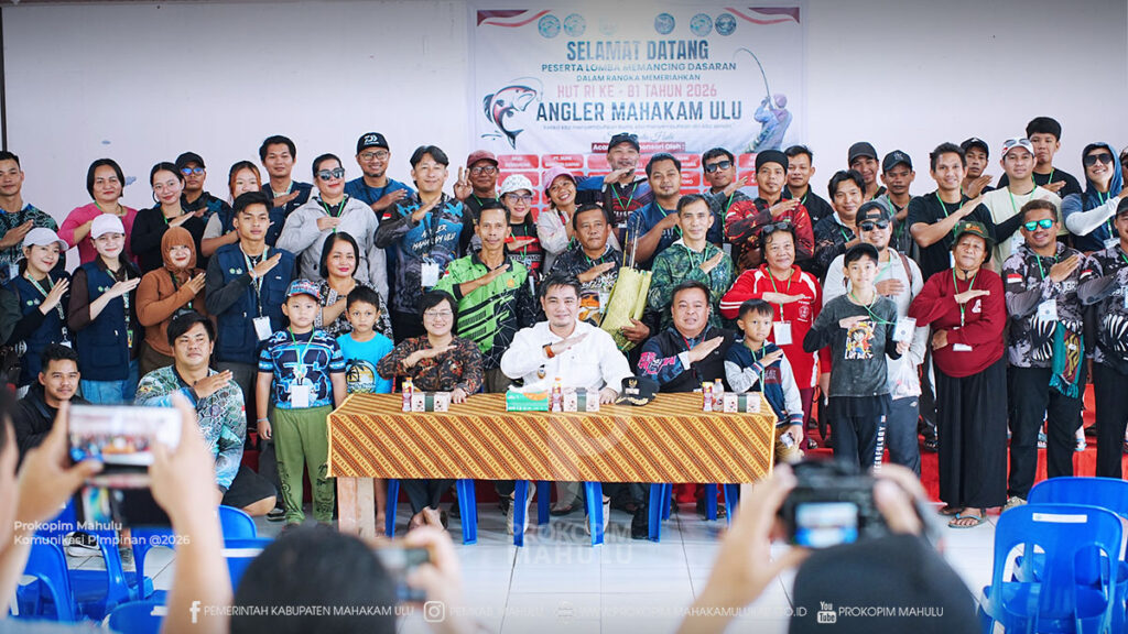 Ujoh Bilang – Dalam rangka memeriahkan Hari Ulang Tahun (HUT) ke-81 Kemerdekaan Republik Indonesia Tahun 2026, Bupati Mahakam Ulu (Mahulu), Angela Idang Belawan, yang diwakili Wakil Bupati (Wabup) Mahulu, Suhuk, S.E., membuka kegiatan Lomba Memancing Dasaran yang diprakarsai oleh komunitas Angler Mahakam Ulu.