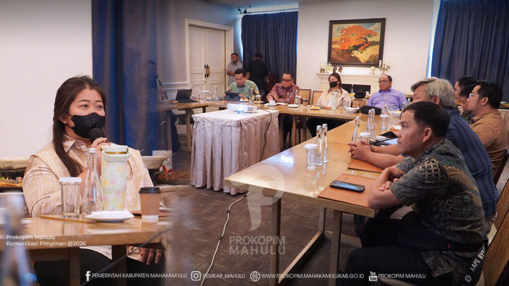 Cover Berita Edit 2026 Jakarta – Bupati Mahakam Ulu (Mahulu), Angela Idang Belawan mengikuti Sosialisasi dan Pendampingan Manajemen Kinerja Pemerintah Daerah yang diselenggarakan Badan Perencanaan, Penelitian dan Pengembangan Daerah (Bappelitbangda) Kabupaten Mahulu bekerja sama dengan Universitas Negeri Surabaya (UNESA), di Jakarta, Jumat (28/08/2026).