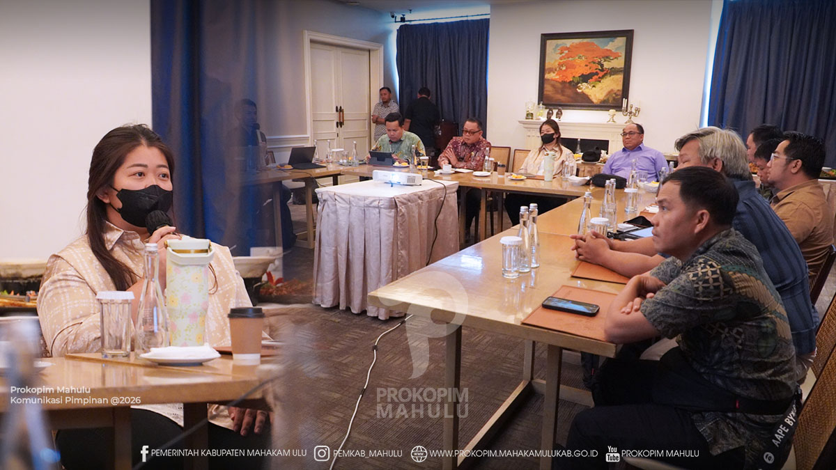 Jakarta – Bupati Mahakam Ulu (Mahulu), Angela Idang Belawan mengikuti Sosialisasi dan Pendampingan Manajemen Kinerja Pemerintah Daerah yang diselenggarakan Badan Perencanaan, Penelitian dan Pengembangan Daerah (Bappelitbangda) Kabupaten Mahulu bekerja sama dengan Universitas Negeri Surabaya (UNESA), di Jakarta, Jumat (28/08/2026).