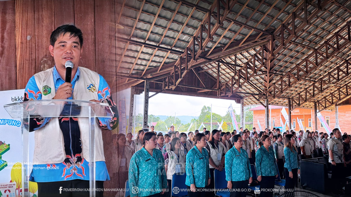 Long Melaham – Mewakili Bupati Mahakam Ulu (Mahulu), Angela Idang Belawan, Wakil Bupati (Wabup), Suhuk, S.E., membuka kegiatan Revitalisasi Kader Pendamping Keluarga (KPK) Kabupaten Mahulu di Bumi Perkemahan Pramuka ‘Tanaa Mekaam Jaya’ long melaham, Kamis (13/8/26).