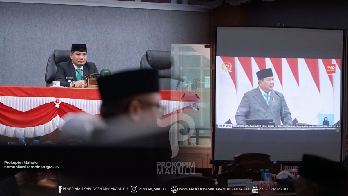 Ujoh Bilang – Mewakili Bupati Mahakam Ulu (Mahulu), Angela Idang Belawan, Wakil Bupati (Wabup) Mahulu, Suhuk, S.E., menghadiri Rapat Paripurna DPRD Kabupaten Mahakam Ulu dengan agenda mendengarkan Pidato Kenegaraan Presiden Republik Indonesia Prabowo Subianto dalam rangka memperingati Hari Ulang Tahun (HUT) ke-81 Kemerdekaan Republik Indonesia.