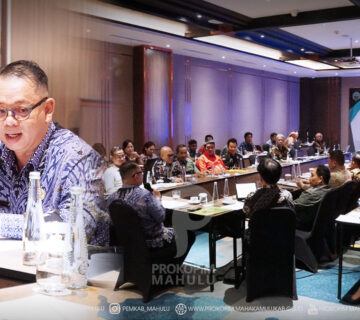 Samarinda – Pemerintah Kabupaten (Pemkab) Mahakam Ulu (Mahulu), terus memperkuat langkah strategis dalam memastikan ketersediaan energi listrik yang terjangkau, andal, dan berkelanjutan bagi masyarakat hingga ke kampung-kampung yang belum sepenuhnya terjangkau jaringan listrik konvensional.